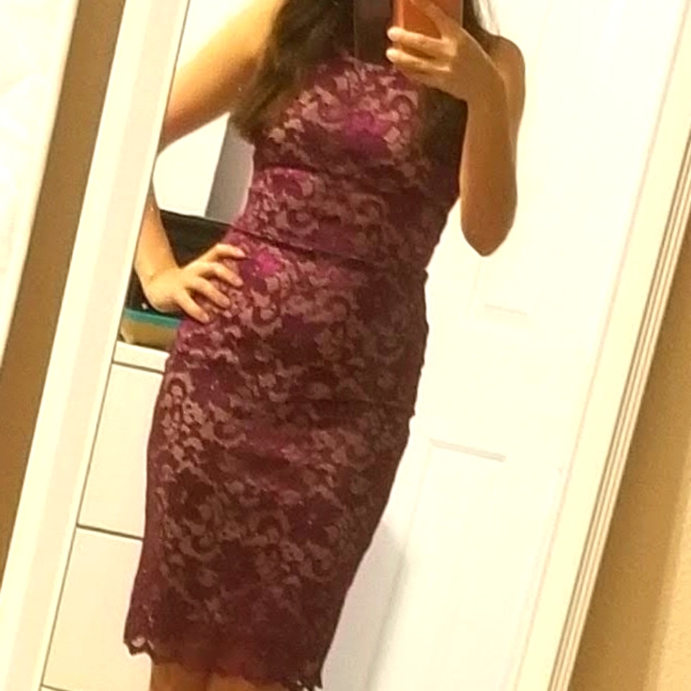 Like new body con lace dress